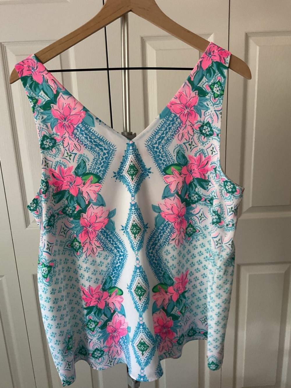 Lilly Pulitzer Sleeveless V-Neck Floral Print Tank Top in Pink & Blue - Picture 2 of 5